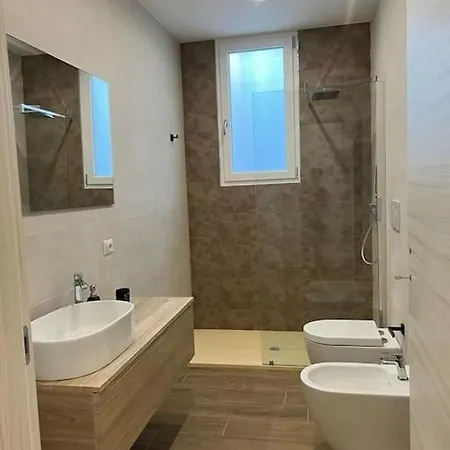 La Casa Di Fronte *